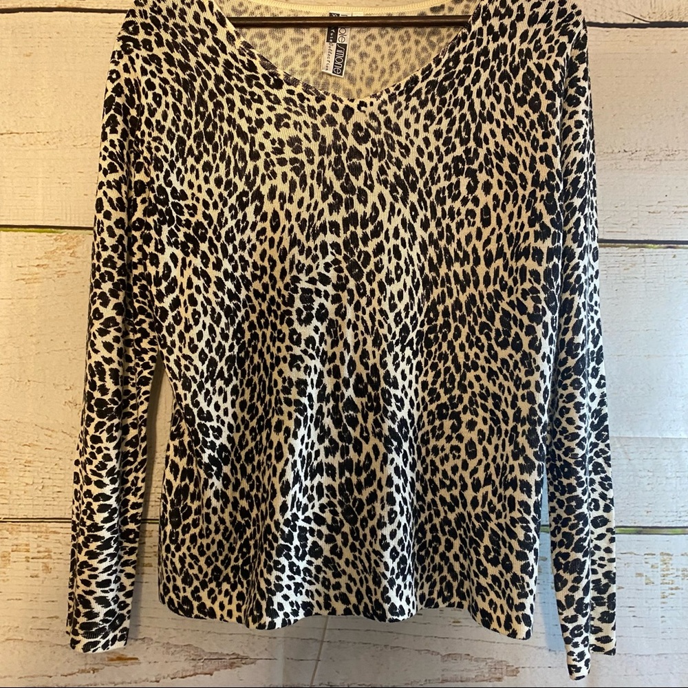 NICOLE SIMONE SIGNATURE COLLECTION Animal Print Sweater Size Large